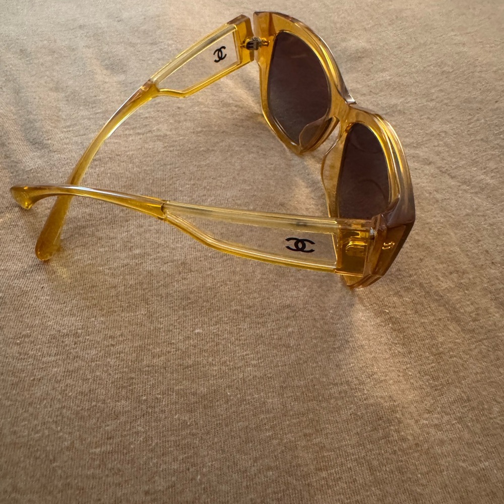 Chic Chanel Yellow Sunglasses - Designer Logo - Picture 2 of 6